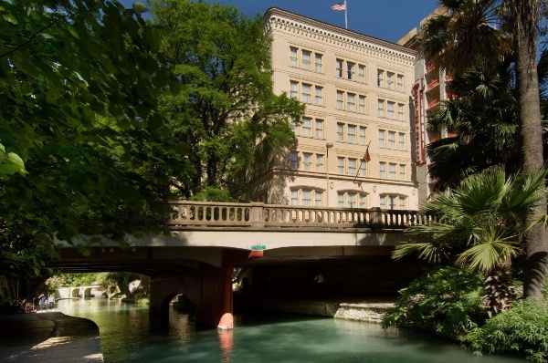 Drury Inn & Suites San Antonio Riverwalk image 1